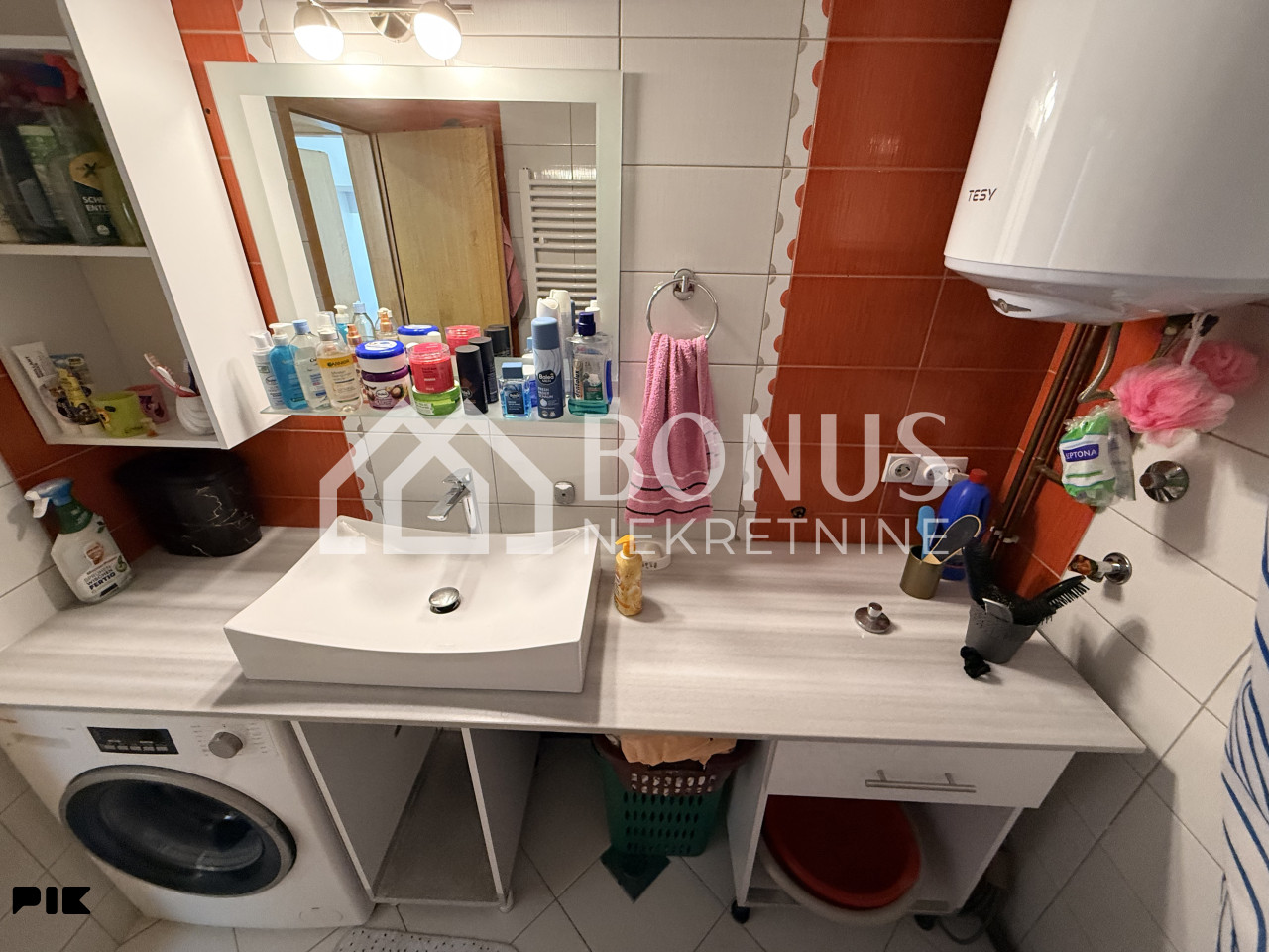 Stan trosoban  renoviran 73 m2 - Novi Travnik 17