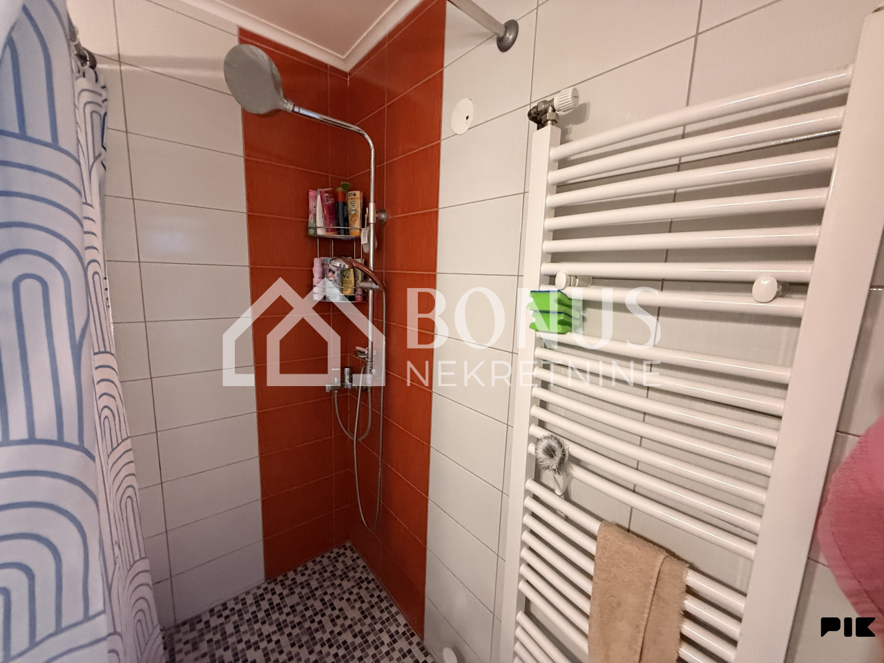 Stan trosoban  renoviran 73 m2 - Novi Travnik 18