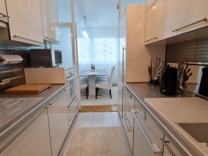 Kompletno renoviran stan 77.26m2+balkon Envera Šehovića