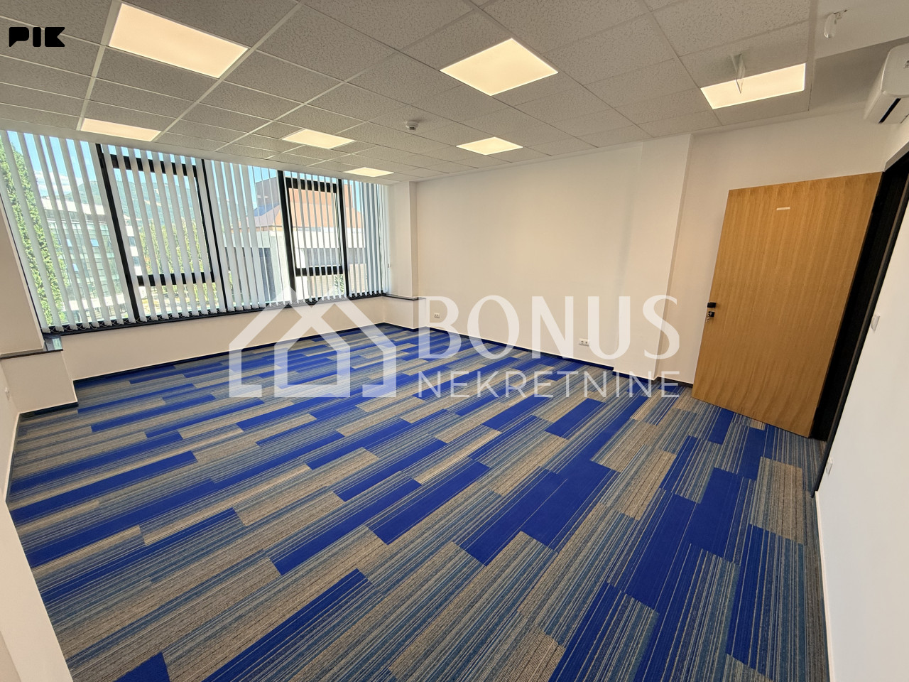 NOVO - Poslovni prostor 34.75 m2 - ABC kompleks - TOP 6