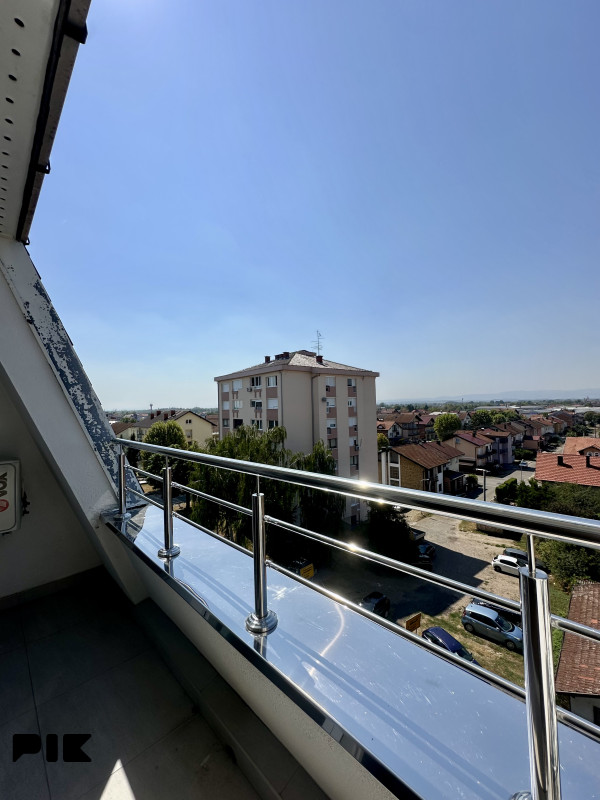Stan Gradiška- 72,8 m2 3