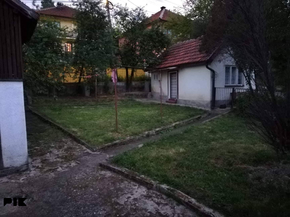 Prodajem zemljište 3