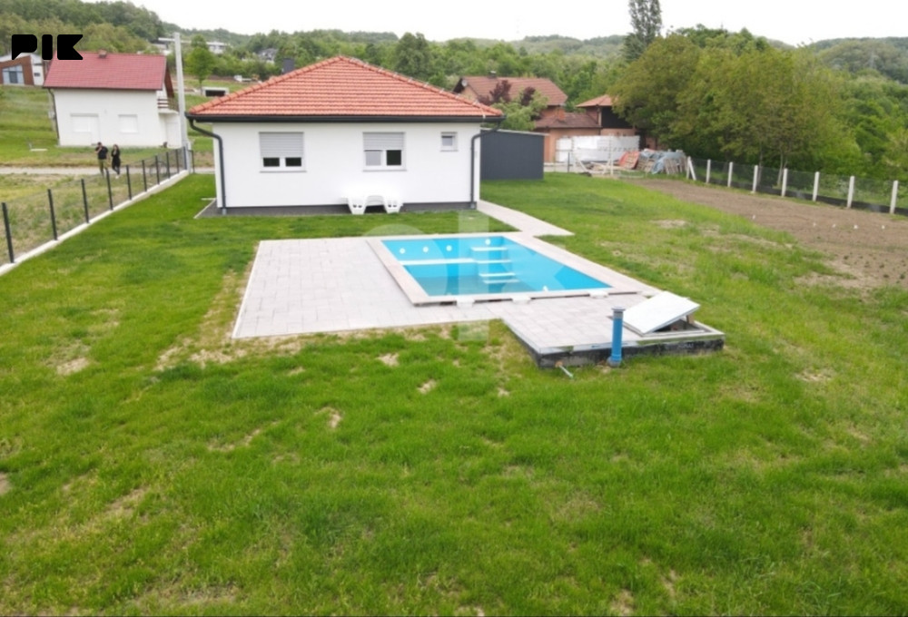NA PRODAJU KUĆA SA BAZENOM