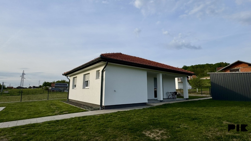 NA PRODAJU KUĆA SA BAZENOM 3