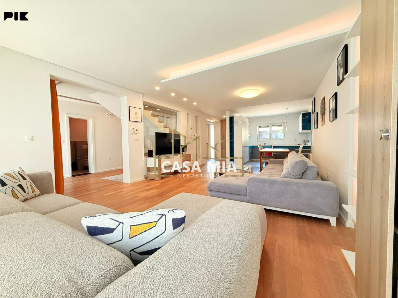 CASA MIA / Kuća sa bazenom / 262m2 / Pejton / Ilidža 8