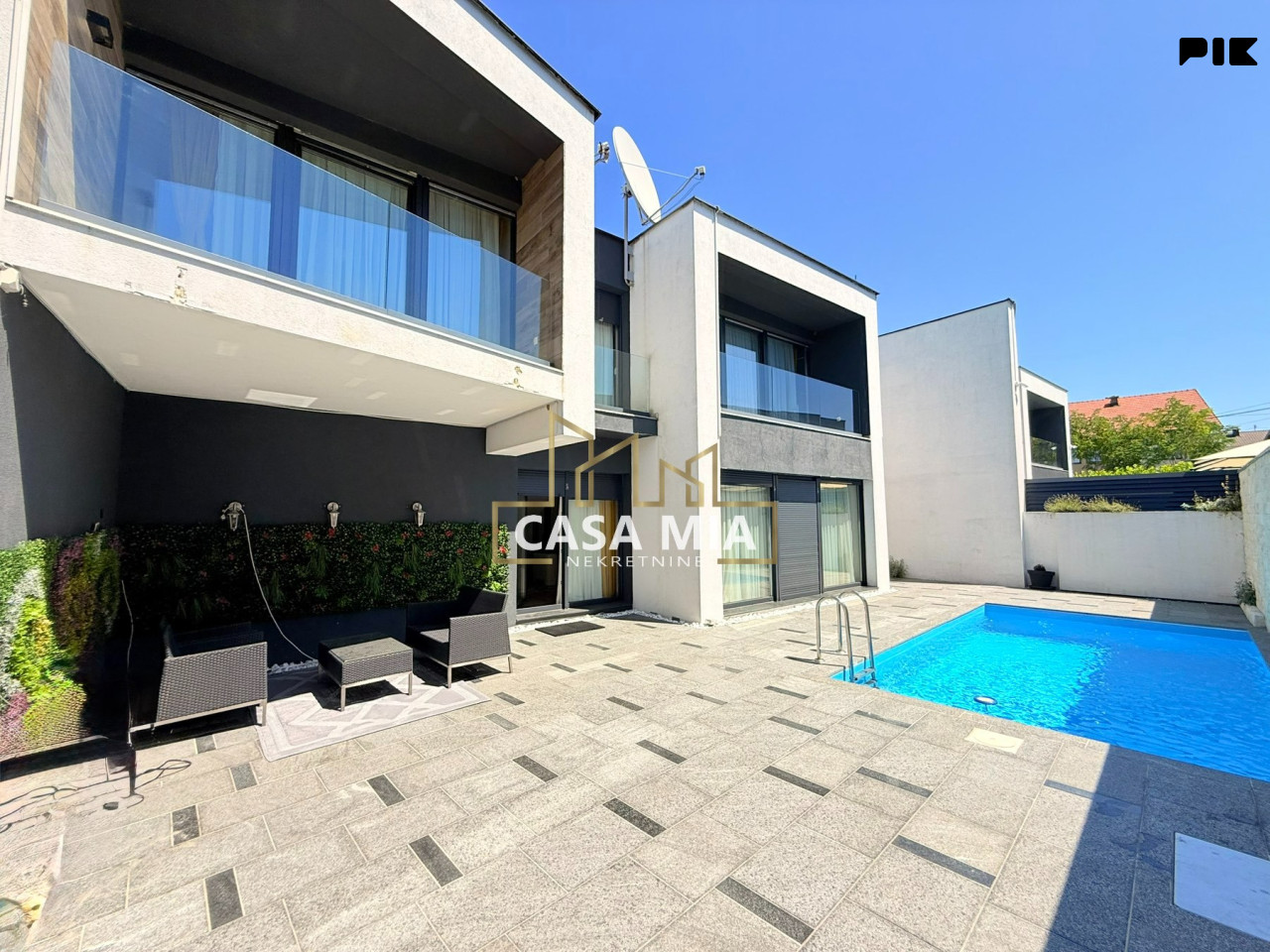 CASA MIA / Kuća sa bazenom / 262m2 / Pejton / Ilidža