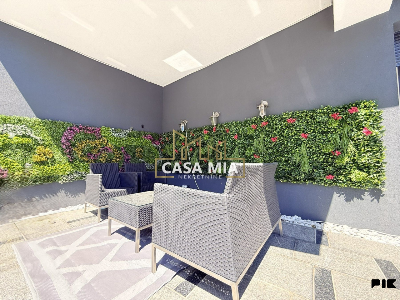 CASA MIA / Kuća sa bazenom / 262m2 / Pejton / Ilidža 4