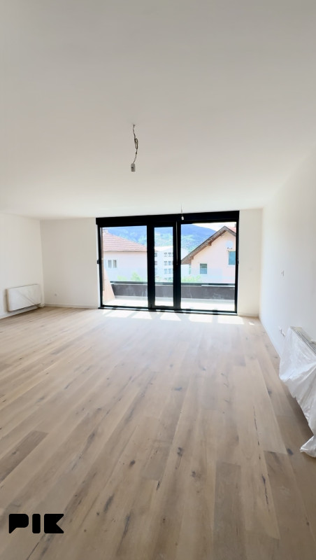 Breka Delux 99 m2 Četverosoban stan sa balkonom TOP LOKACIJA 4