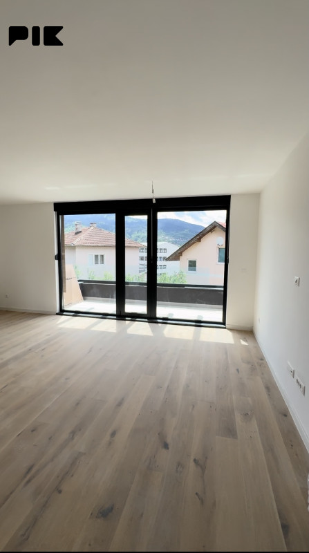 Breka Delux 99 m2 Četverosoban stan sa balkonom TOP LOKACIJA 5
