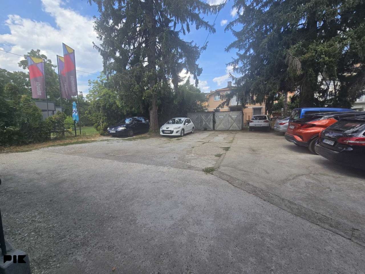 POSLOVNI PROSTOR 220m2 sa PAKINGOM, CENTAR NAJAM 4