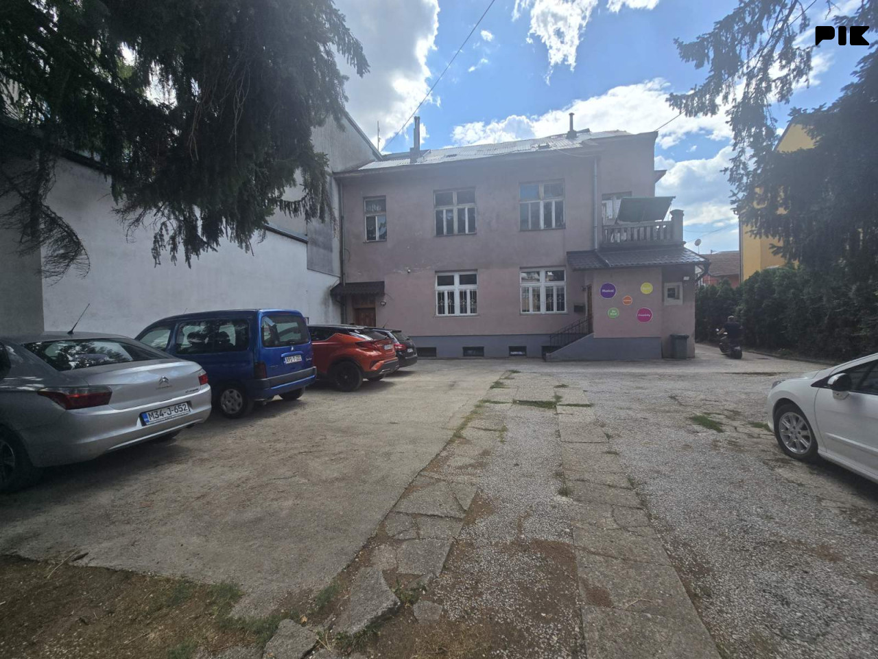 POSLOVNI PROSTOR 220m2 sa PAKINGOM, CENTAR NAJAM 3