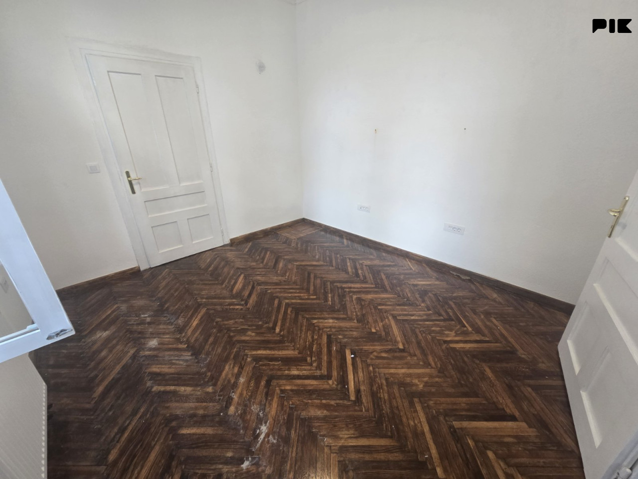 POSLOVNI PROSTOR 220m2 sa PAKINGOM, CENTAR NAJAM 8
