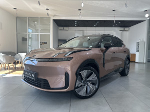 Lynk & Co 08 More Demo Vozilo El.domet 200 km