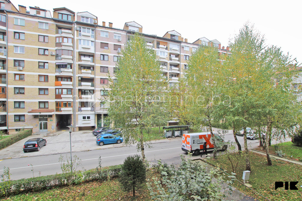 m2: Novi Grad, Dobrinja 5. Trosoban stan 68m2 (75m2) 11