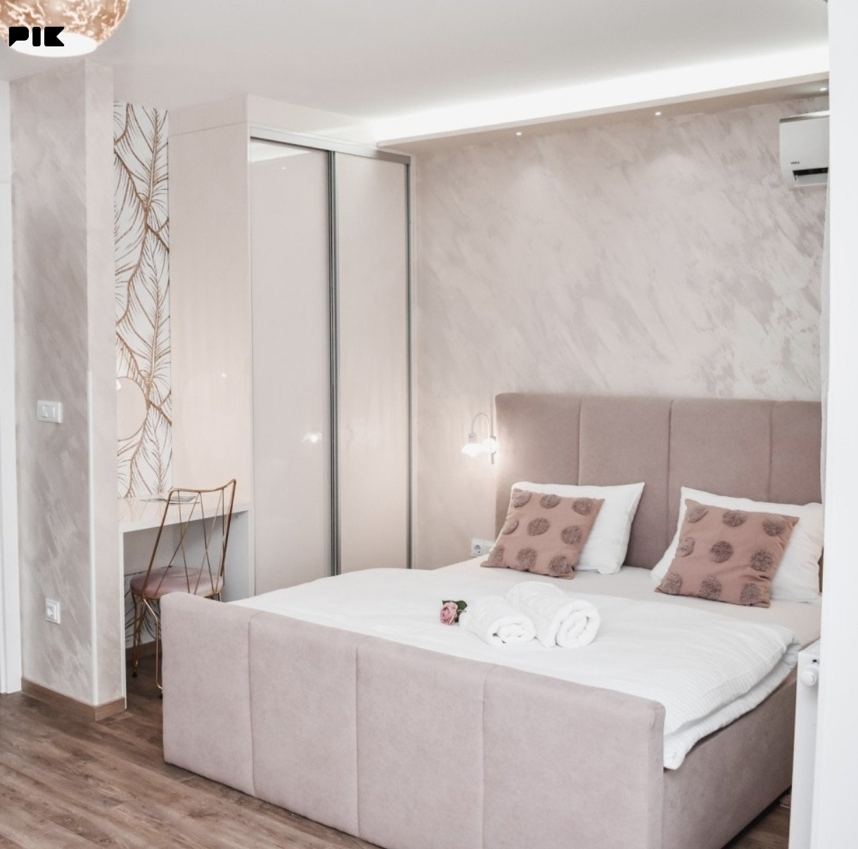 STUDIO APARTMENT FOR SALE, A business that operates as a "Day-by-Day Apartment"