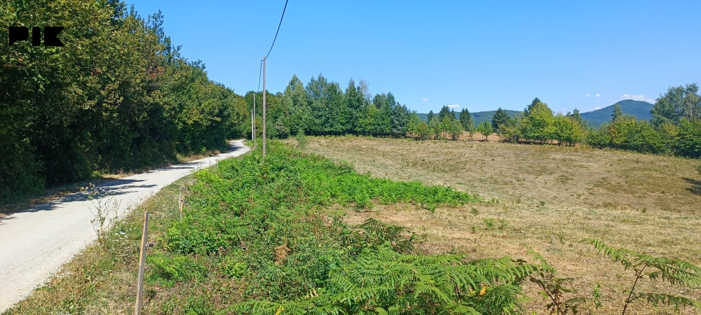 Zemljište Kreševo 22 800m2 sa objektima 3