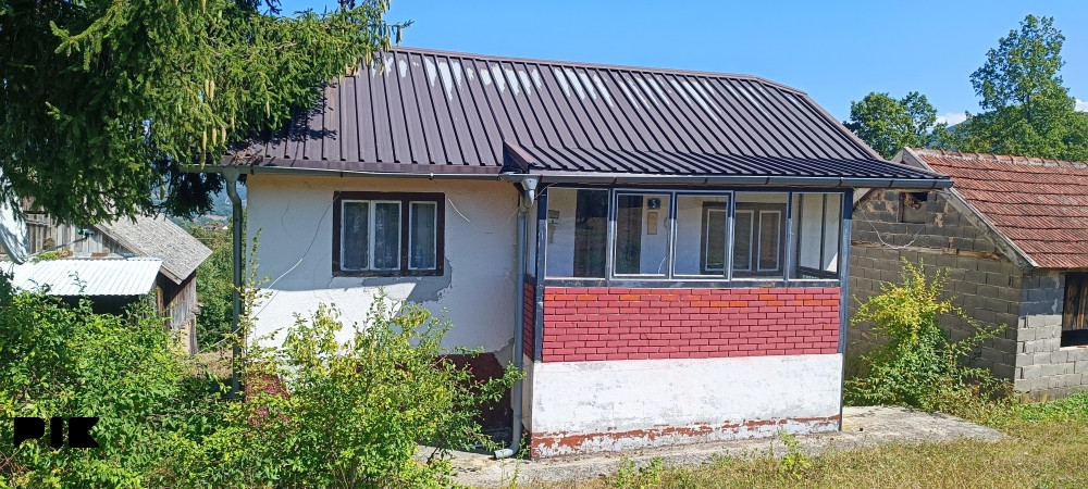 Zemljište Kreševo 22 800m2 sa objektima 4