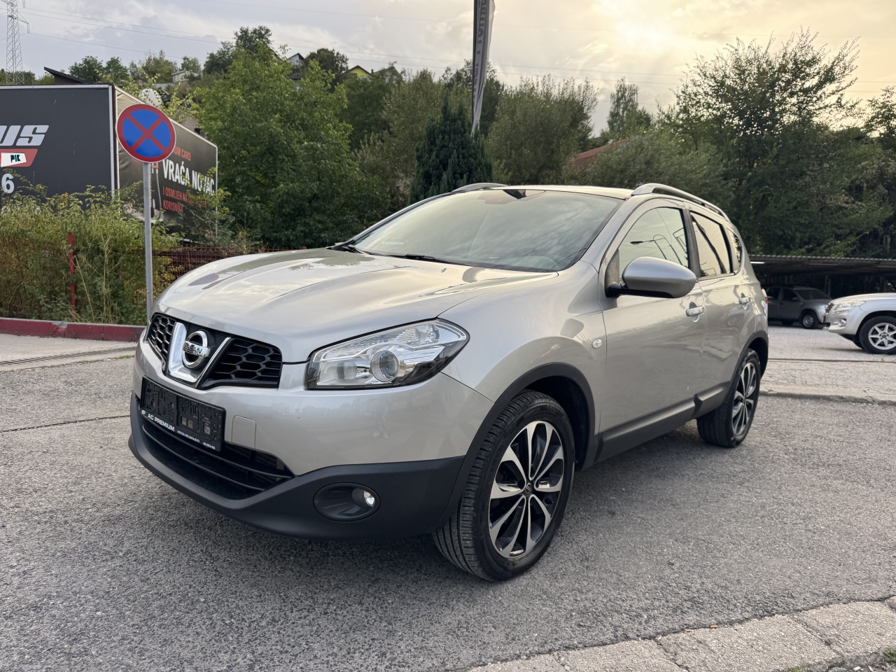 NISSAN QASHQAI 2.0 Dci*4x4*AUTOMATIK*PANO*NAVI*KAMERA*ALU