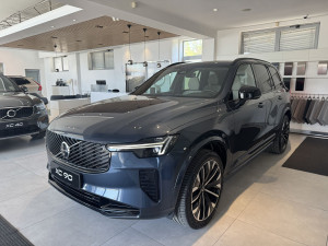 VOLVO XC90 B5(P) AWD A PLUS DARK 7 sjedišta
