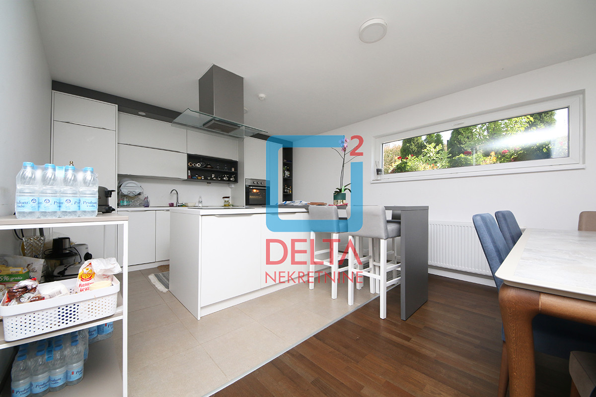 Namještena kuća /135m2/ parcela 445m2 / Poljine Hills / Hotonj 12