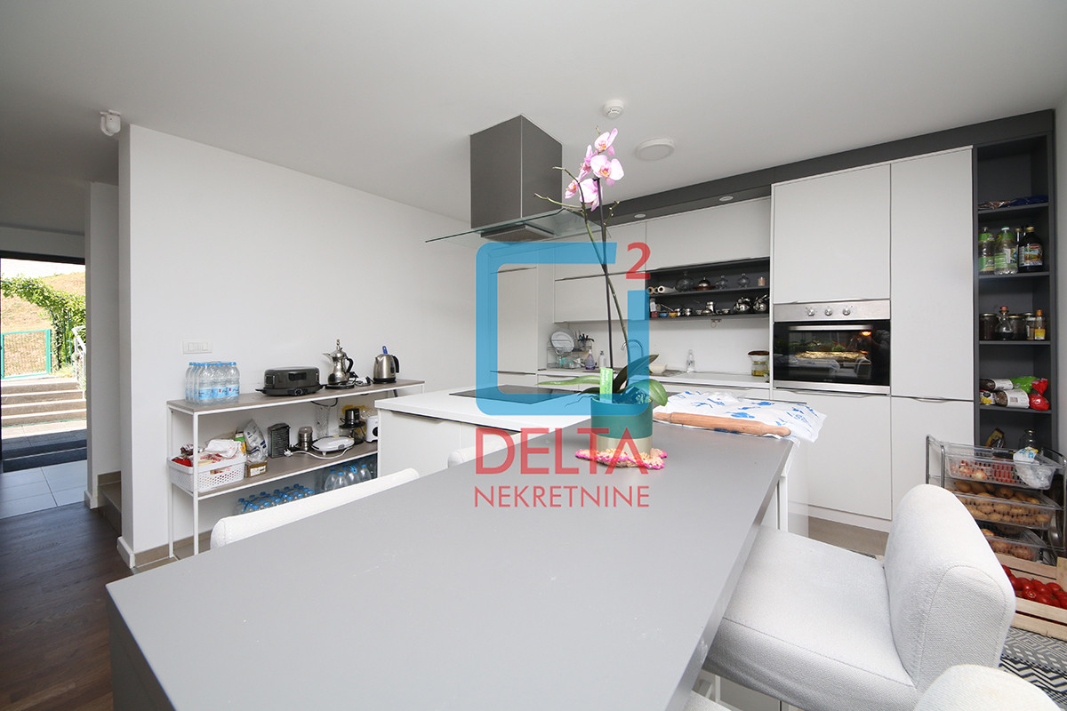 Namještena kuća /135m2/ parcela 445m2 / Poljine Hills / Hotonj 13