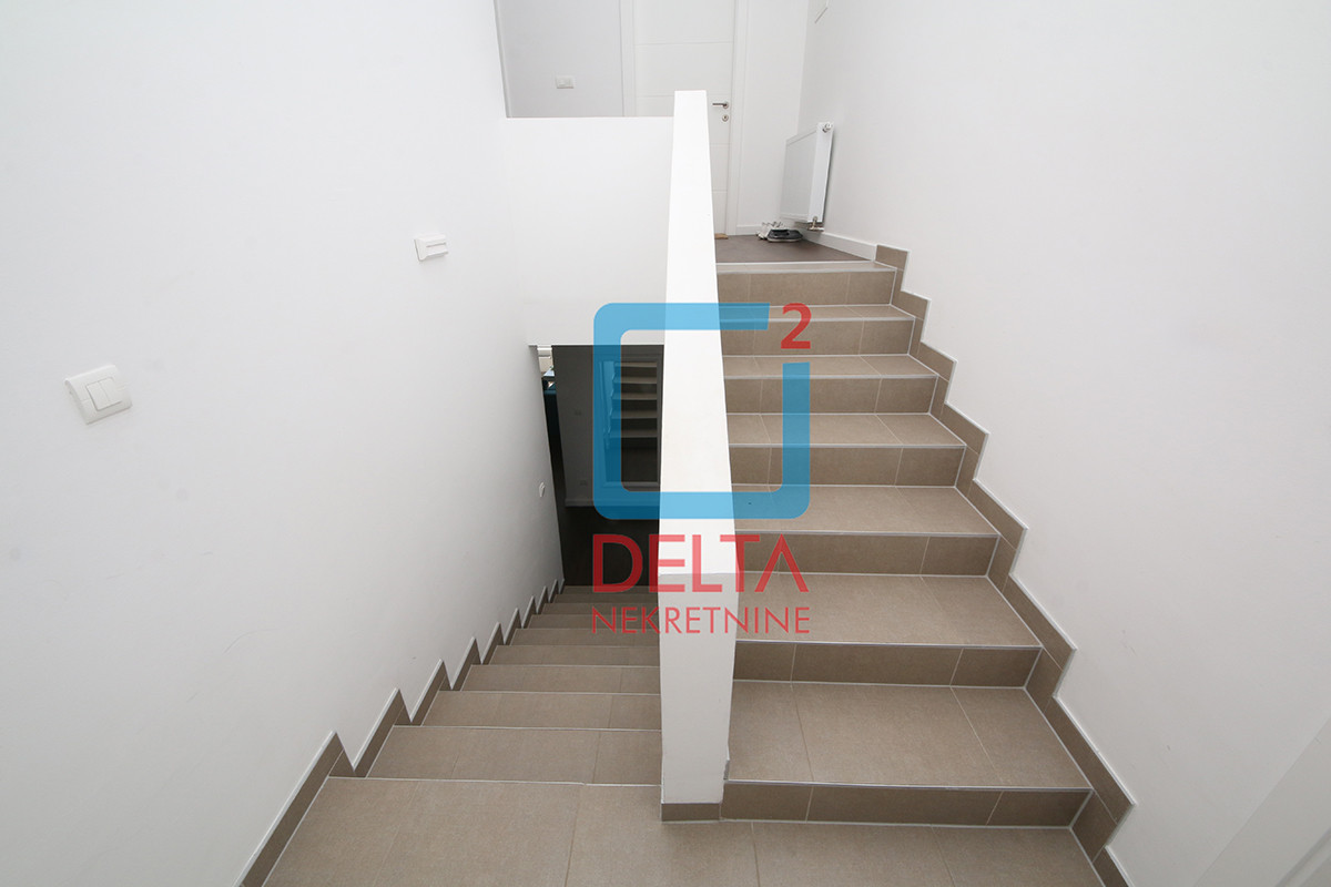 Namještena kuća /135m2/ parcela 445m2 / Poljine Hills / Hotonj 15