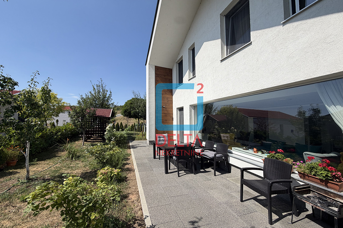 Namještena kuća /135m2/ parcela 445m2 / Poljine Hills / Hotonj 25