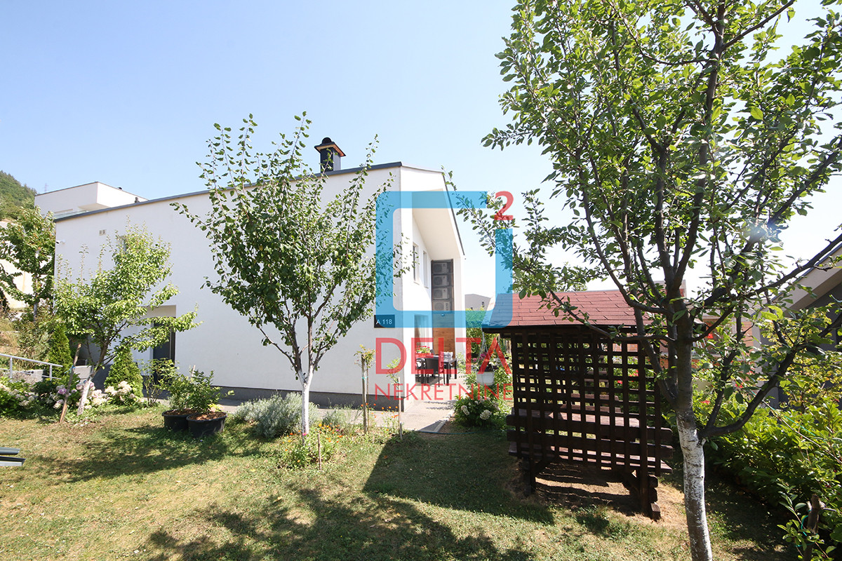 Namještena kuća /135m2/ parcela 445m2 / Poljine Hills / Hotonj 28