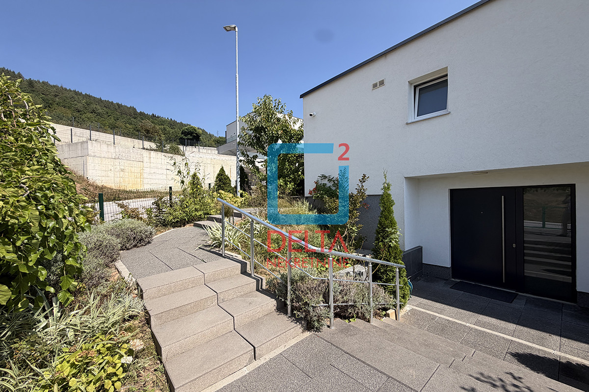Namještena kuća /135m2/ parcela 445m2 / Poljine Hills / Hotonj 29