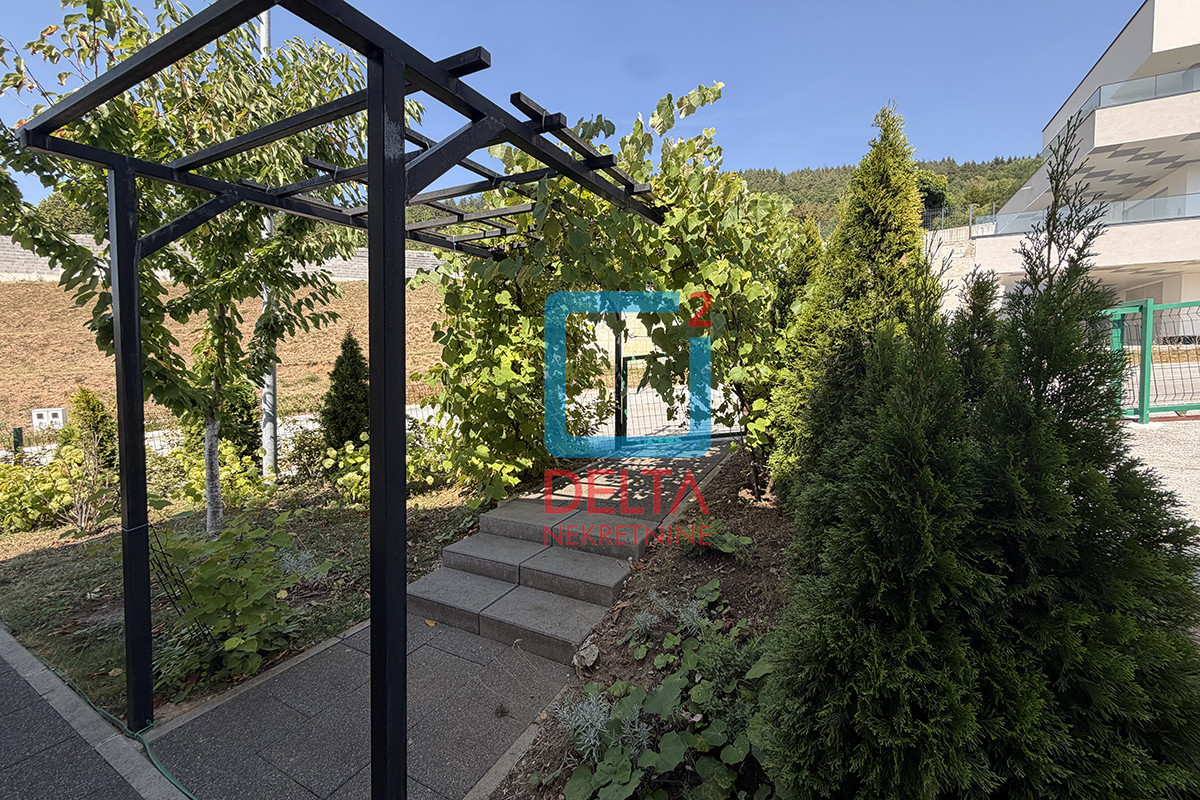 Namještena kuća /135m2/ parcela 445m2 / Poljine Hills / Hotonj 31