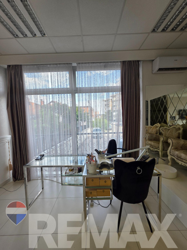 Moderan frizersko-kozmetički salon | 40m2 | Nova Varoš 2