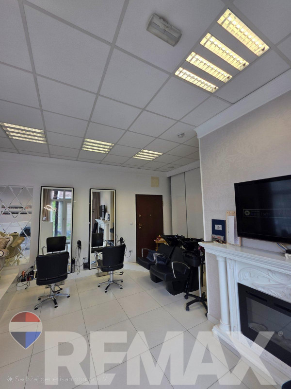 Moderan frizersko-kozmetički salon | 40m2 | Nova Varoš 3