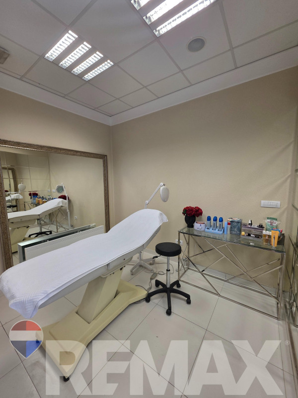 Moderan frizersko-kozmetički salon | 40m2 | Nova Varoš 6