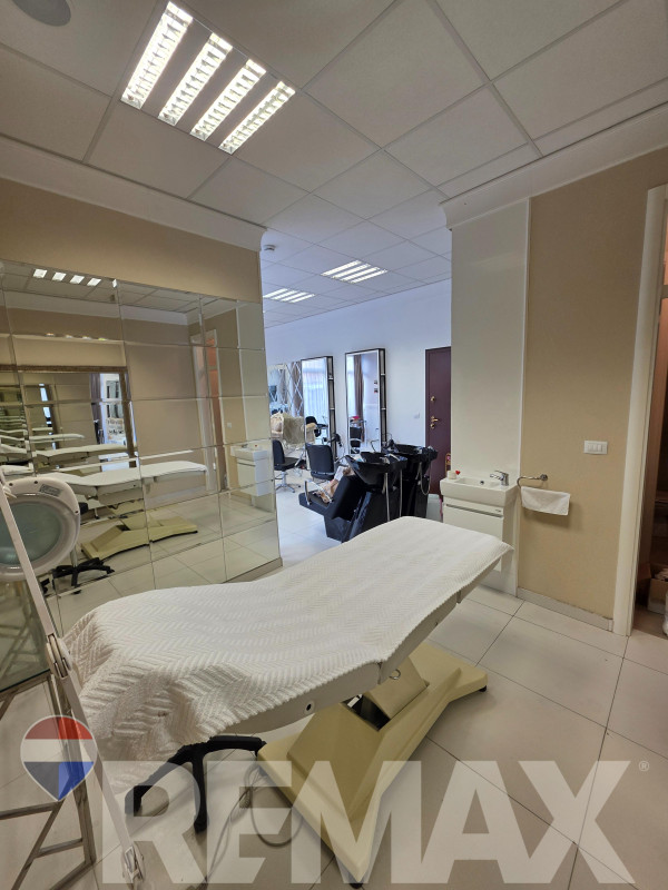 Moderan frizersko-kozmetički salon | 40m2 | Nova Varoš 8