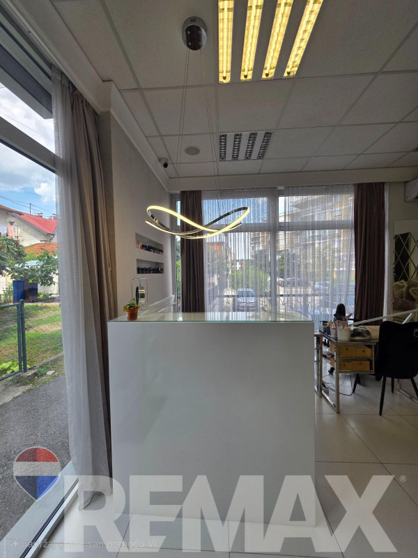 Moderan frizersko-kozmetički salon | 40m2 | Nova Varoš 12