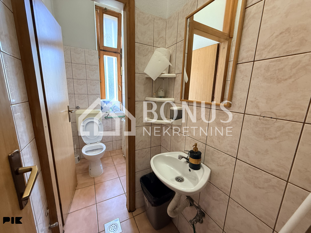 Poslovni prostor 50 m2 - TOP lokacija 5
