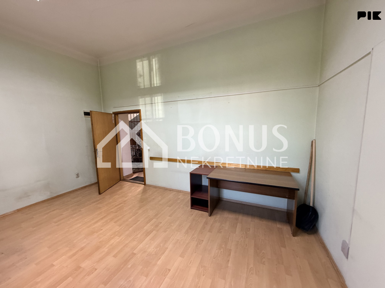 Poslovni prostor 50 m2 - TOP lokacija 7