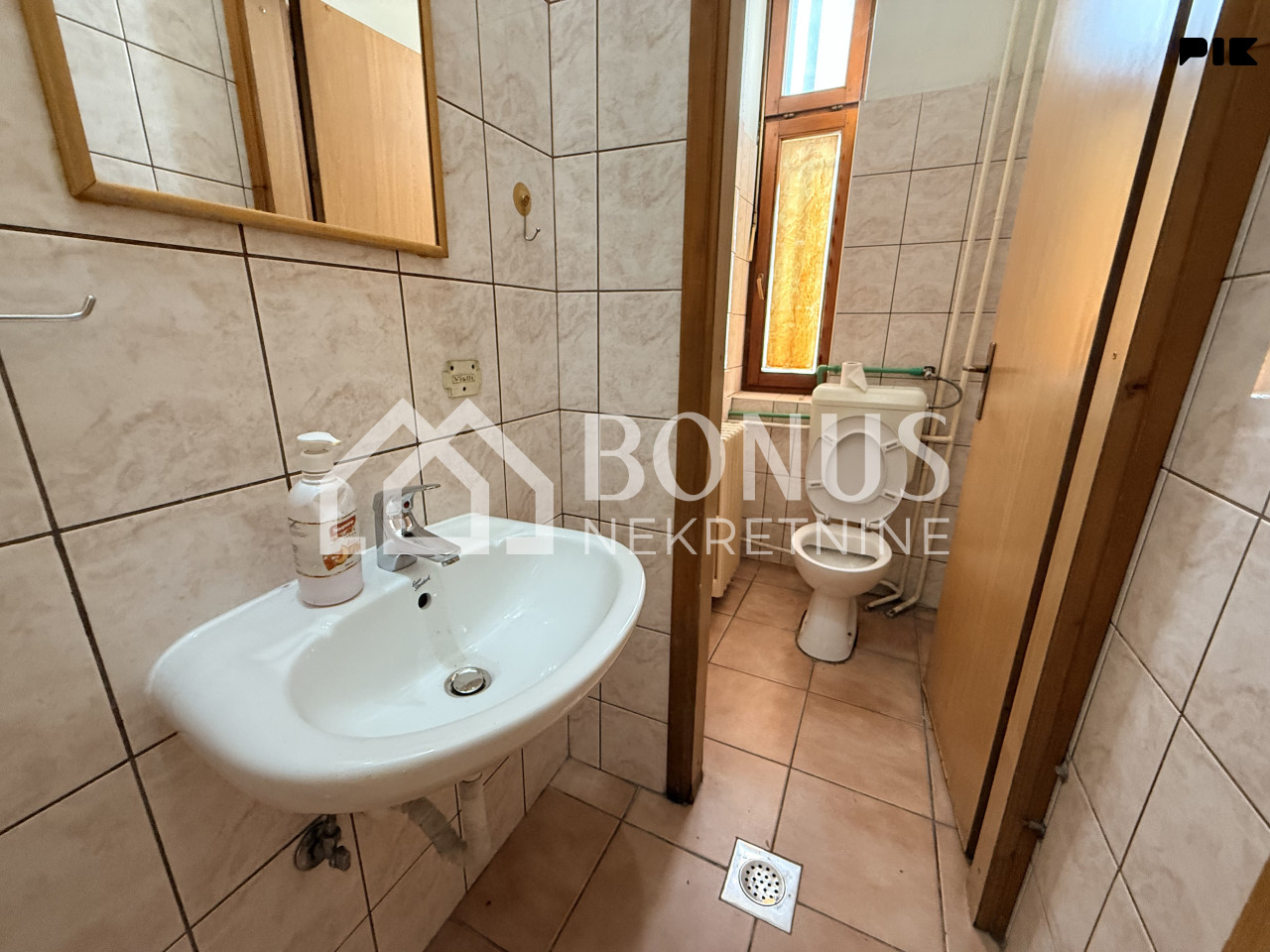 Poslovni prostor 50 m2 - TOP lokacija 14