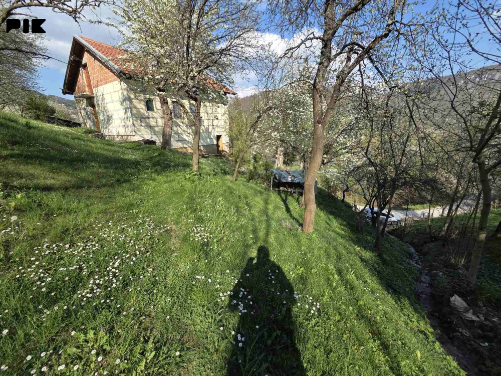 Kuca i zemljište Sarajevo - Centar Nahorevo 10
