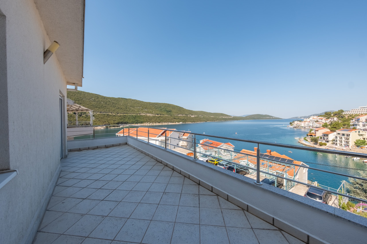 Prodaja apartmana u Neumu 6