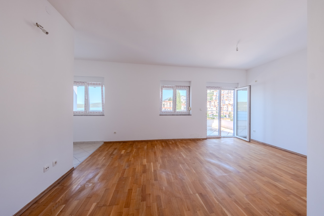 Prodaja apartmana u Neumu 9
