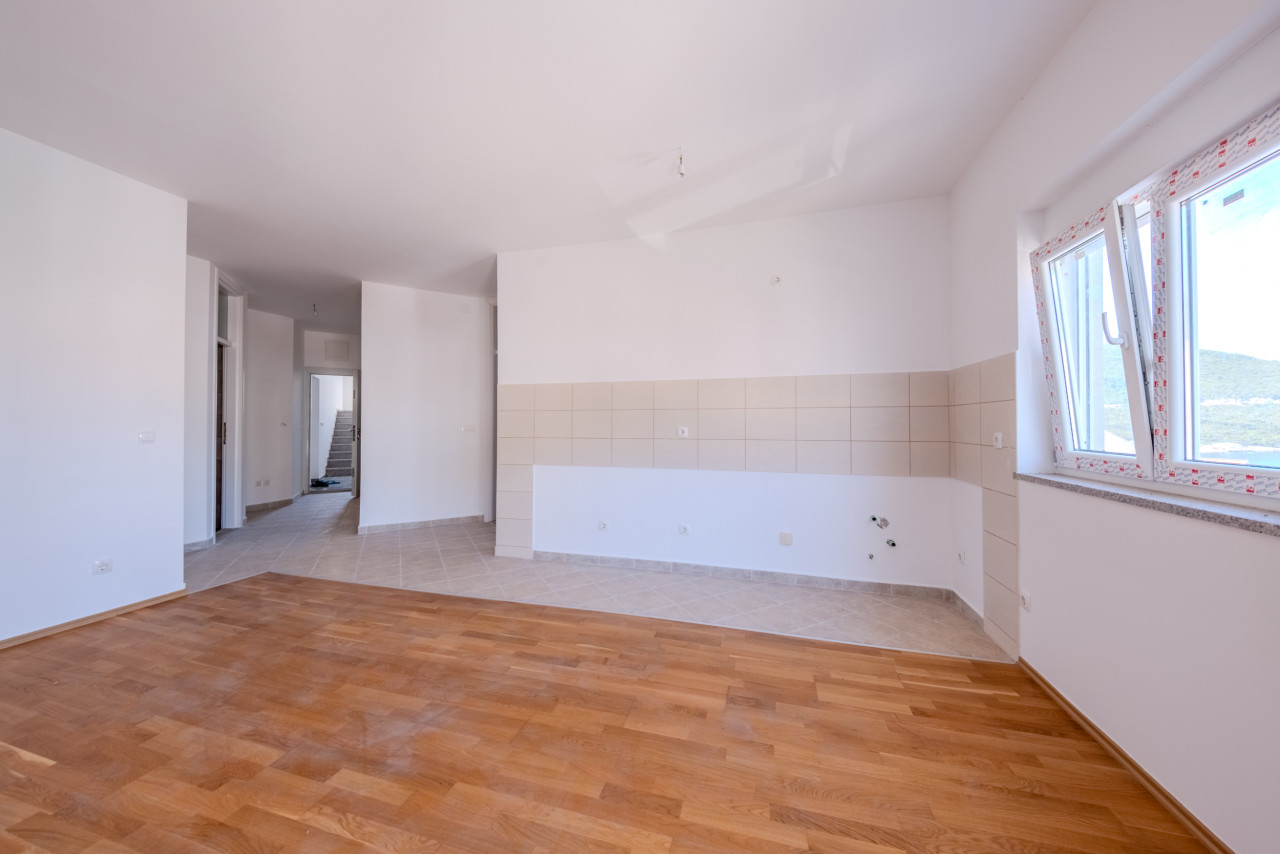 Prodaja apartmana u Neumu 16