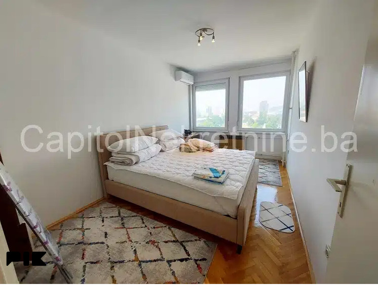 Lijepo namješten trosoban stan, Marjin Dvor 10