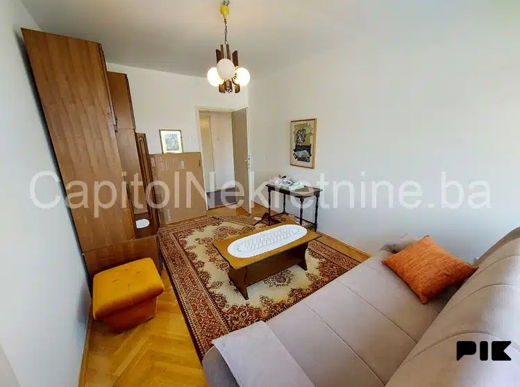 Lijepo namješten trosoban stan, Marjin Dvor 12