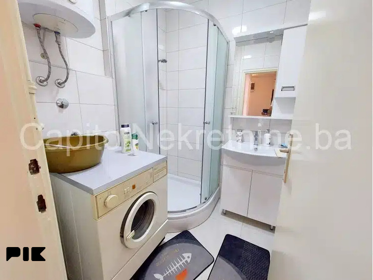 Lijepo namješten trosoban stan, Marjin Dvor 13