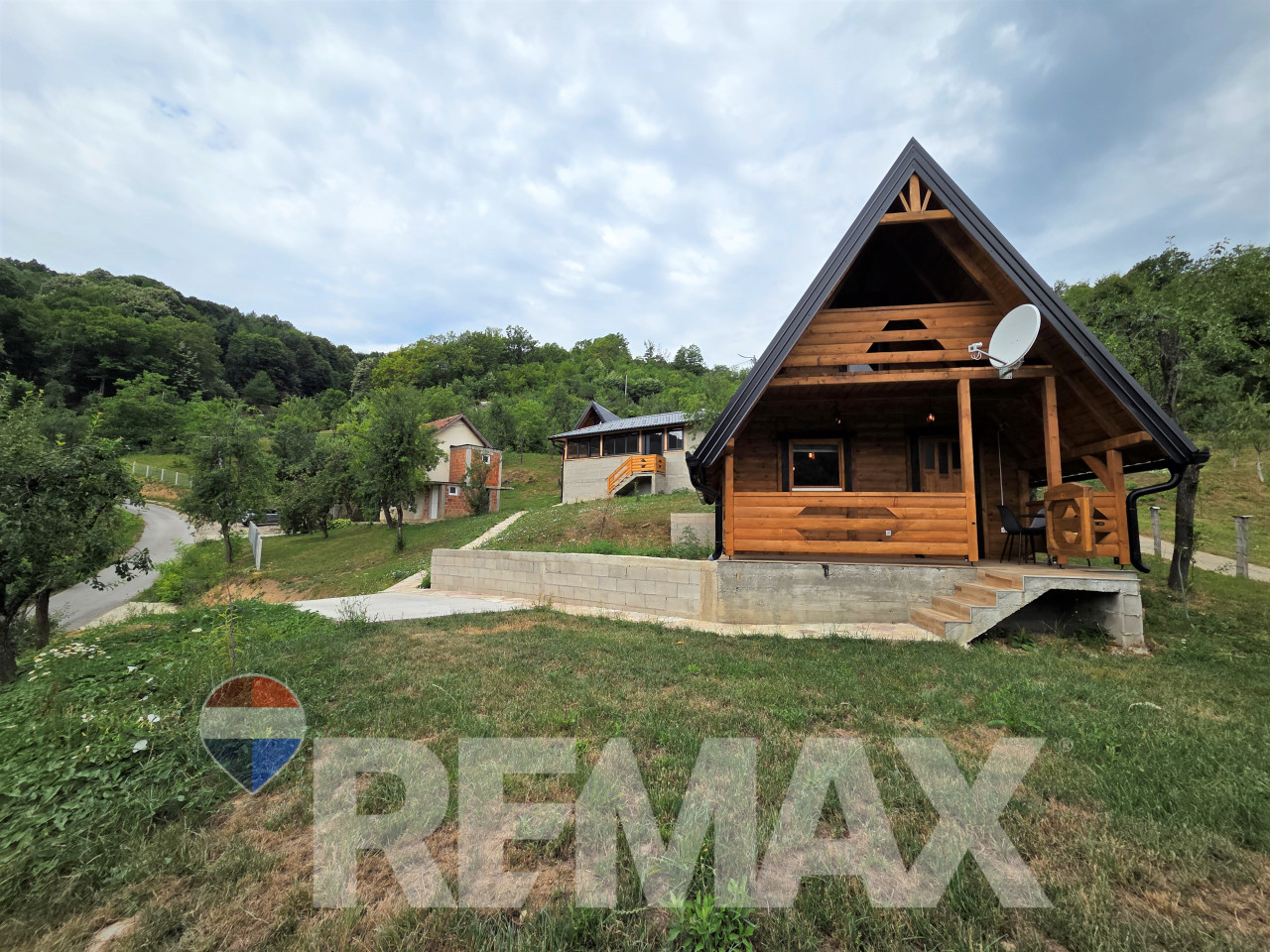 Investiciono imanje-2 bungalova,ladara,pecana,kuća,plac 3160m2 6
