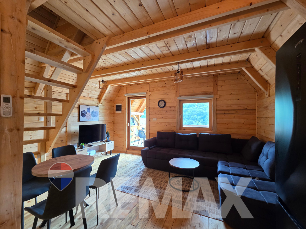Investiciono imanje-2 bungalova,ladara,pecana,kuća,plac 3160m2 9