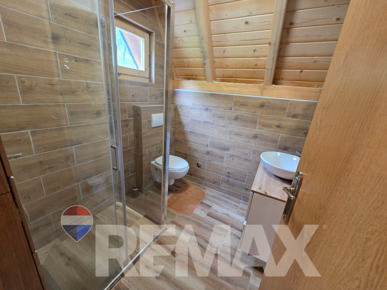 Investiciono imanje-2 bungalova,ladara,pecana,kuća,plac 3160m2 12