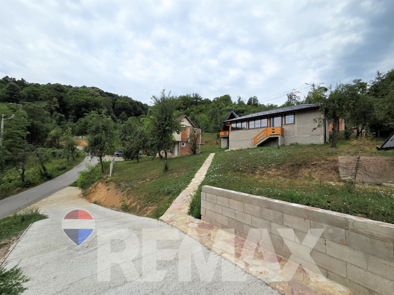 Investiciono imanje-2 bungalova,ladara,pecana,kuća,plac 3160m2 14