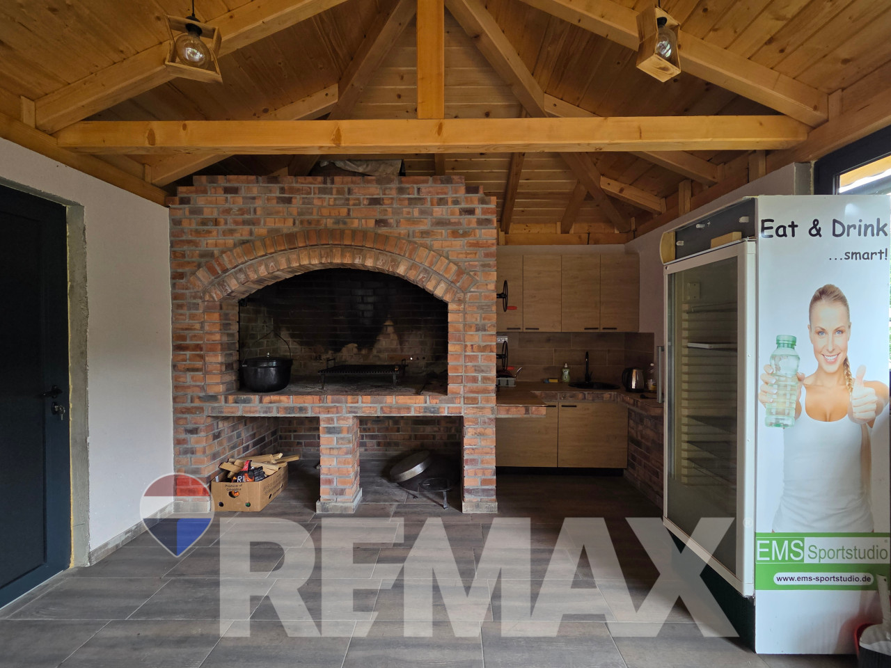 Investiciono imanje-2 bungalova,ladara,pecana,kuća,plac 3160m2 17